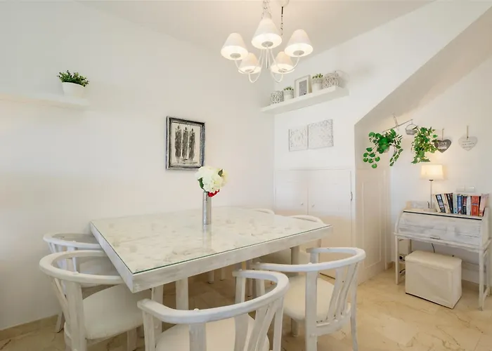 Beautiful Beachside Duplex With Amazing Sea Views Marbella