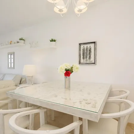 Beautiful Beachside Duplex With Amazing Sea Views 아파트 마르베야