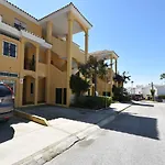 Beautiful Beachside Duplex With Amazing Sea Views Lägenhet *