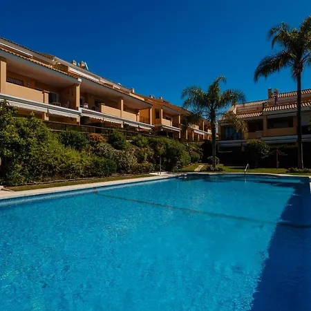 Beautiful Beachside Duplex With Amazing Sea Views Марбелья