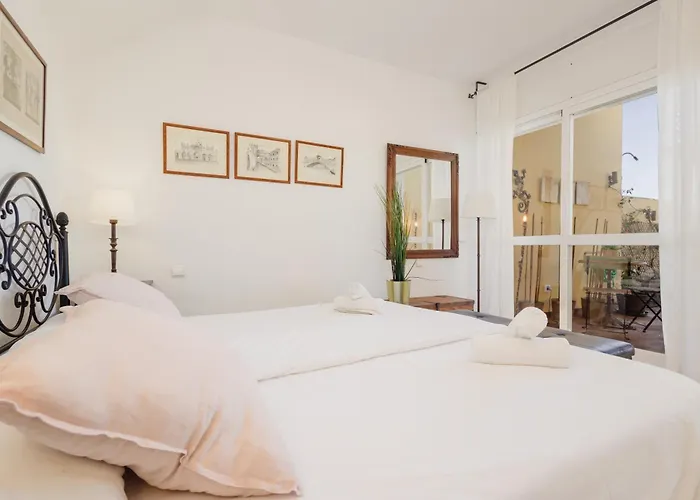 Апартаменты Beautiful Beachside Duplex With Amazing Sea Views Марбелья